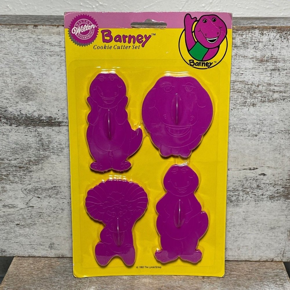1993 Vintage Wilton Barney Set Plastic Cookie Cutters Lyons Corp New